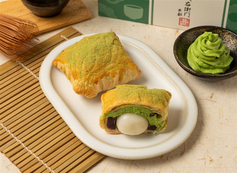 Mister Donut x 伊藤久右衛門-抹茶紅豆糰子派。（圖／品牌業者提供）