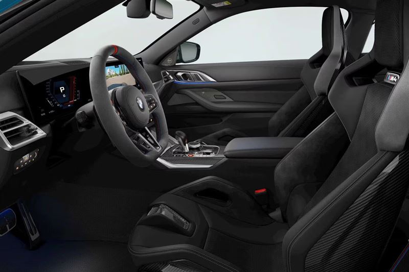 選用碳纖維桶型賽車座椅、黑色Merino真皮內裝與碳纖維飾板。(圖/翻攝BMW網站)