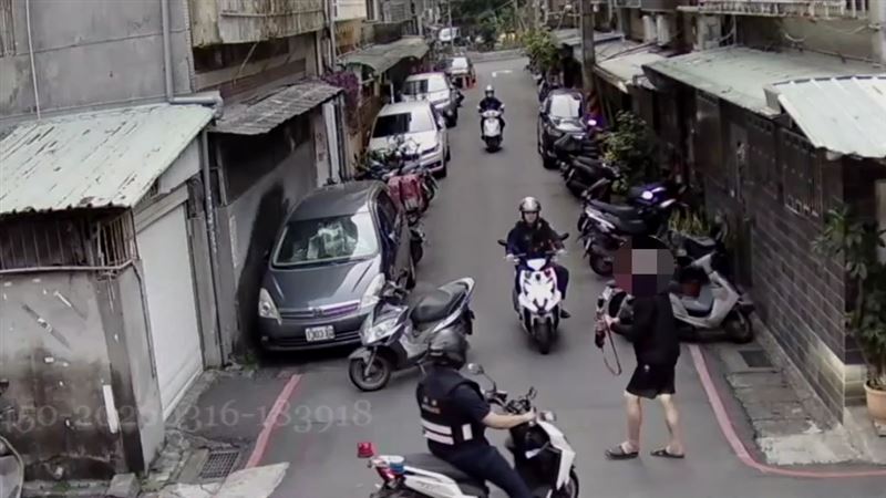 員警獲報到場處理糾紛。（圖／翻攝畫面）