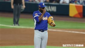 WBC4強賽，委內瑞拉隊換上第2任投手阿維拉（Luinder Avila）。（圖／特派記者劉彥池攝影