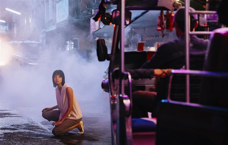 盧慧敏飾演關鍵角色阿寶，與彭于晏角色有神祕過往，也是推動彭于晏成為臥底行動的重要人物。（圖／THE INK FACTORY提供）