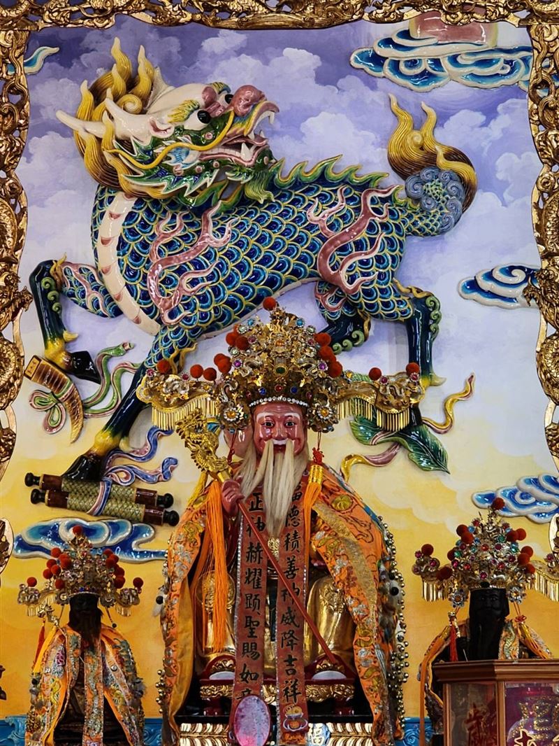 頭牙來了！農曆２月初２土地公生日，雨揚老師曝光「猴、豬、虎」3生肖運勢前三名。喊快做這３件事財運翻倍，錯過等一年。圖為屏東歸來慈天宮土地公。（圖／記者鍾志鵬攝影）