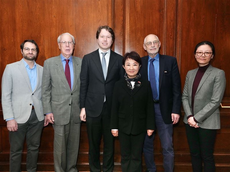 台中市長盧秀燕受邀訪問外交關係協會，與多位頂尖智庫權威學者深度對談。（圖／台中市府提供）