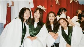 安心亞(左二)、陳意涵(右二)被傳出內鬨。（圖／翻攝自IG @xinya_an）