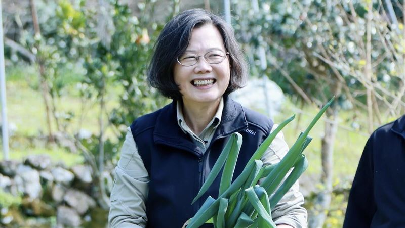 蔡英文赴宜蘭爬山 逢人就幫林國璋拉票