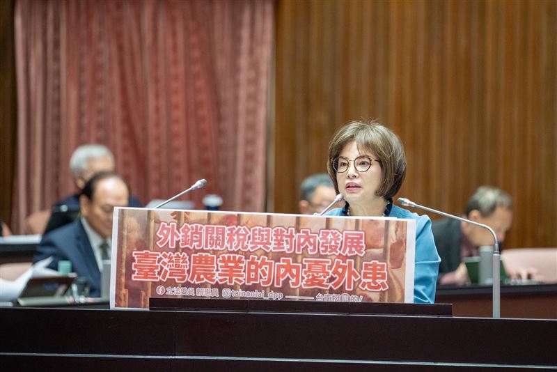 賴惠員強調，面對國際經貿與產業轉型雙重壓力，政府除了報喜，更要把產業風險、關稅底線與轉型配套想清楚、說清楚，讓民眾安心。（圖／賴惠員辦公室提供）