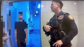 北女卓女首次攀岩時大聲喧嘩，還佔用他人路線引發眾怒。（圖／翻攝畫面）