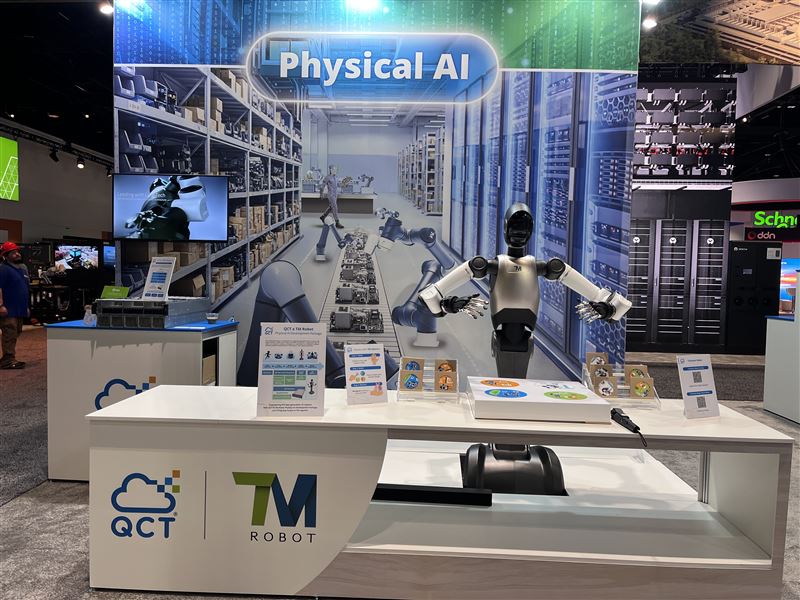 達明機器人於GTC 2026震撼發表TM Xplore I人型機器人，現場展示與雲達、輝達合作的實體AI最新成果。背板股廣達強勢出擊！孫公司達明機器人展現靈巧遞送技術，TM Xplore I吸引全球科技業菁英駐足圍觀。（圖／達明提供）