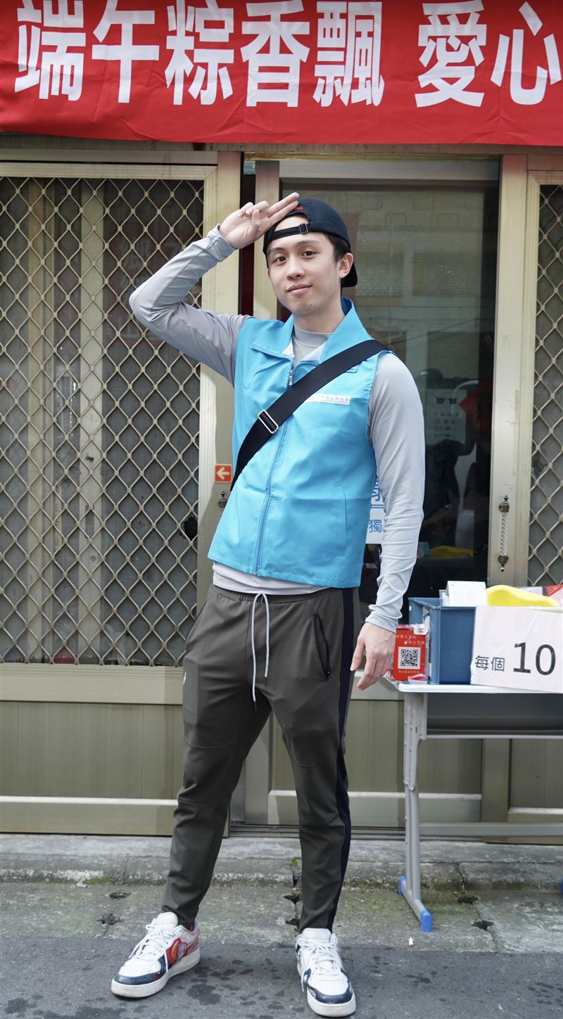 孫安佐手部養傷休息了1年。（圖／記者趙于瑩攝影）