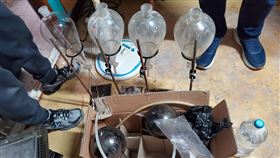 韓國警方查獲的製毒工具。（圖／翻攝自인천공항본부세관） 