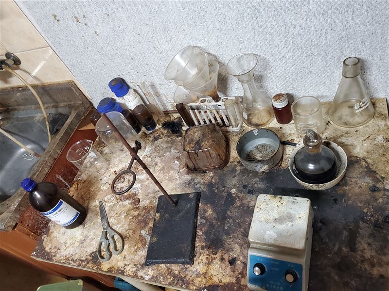 各種實驗器具。（圖／翻攝自인천공항본부세관）