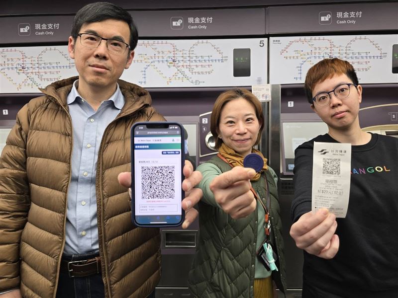 北捷也補充，目前單程票每日使用量約3.5萬至4萬張，約占整體運量2%，多為外地旅客或臨時未攜帶票卡者使用，後續將持續加強宣導App購票方式，逐步引導旅客轉向行動支付乘車模式。（圖／台北捷運 Metro Taipei臉書）