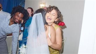 才剛爆和蜘蛛人完婚　千黛亞突現身婚禮