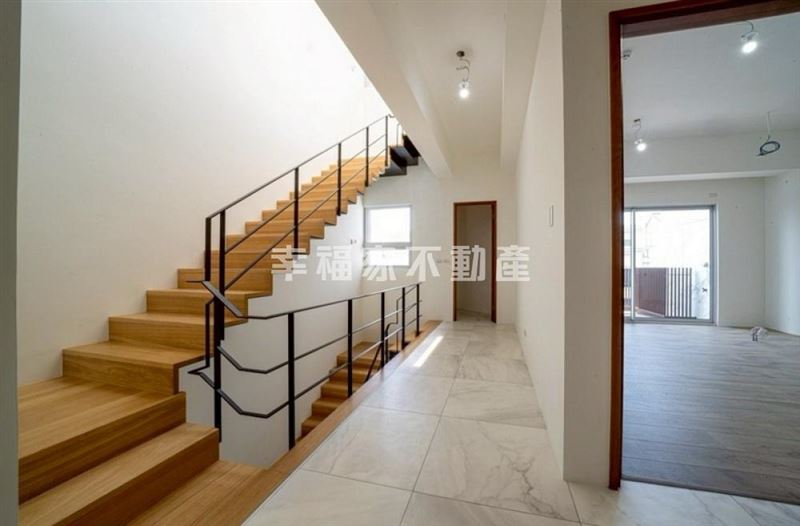 劉怡萱拋售千億豪宅，傳出大砍4千萬求售，內觀曝。（圖／翻攝幸福家不動產官網）