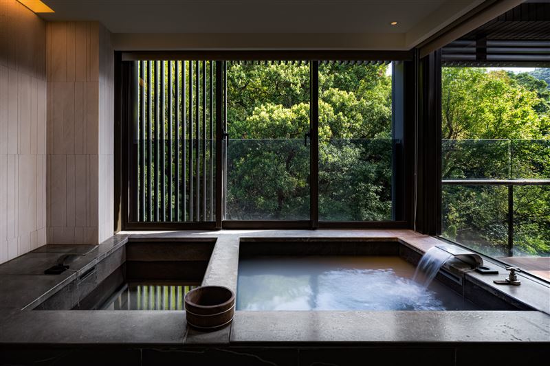 北投麗禧每間客房皆具備冷、熱溫泉湯池，可自在享受湯泉療癒。（圖／飯店旅宿業者提供）