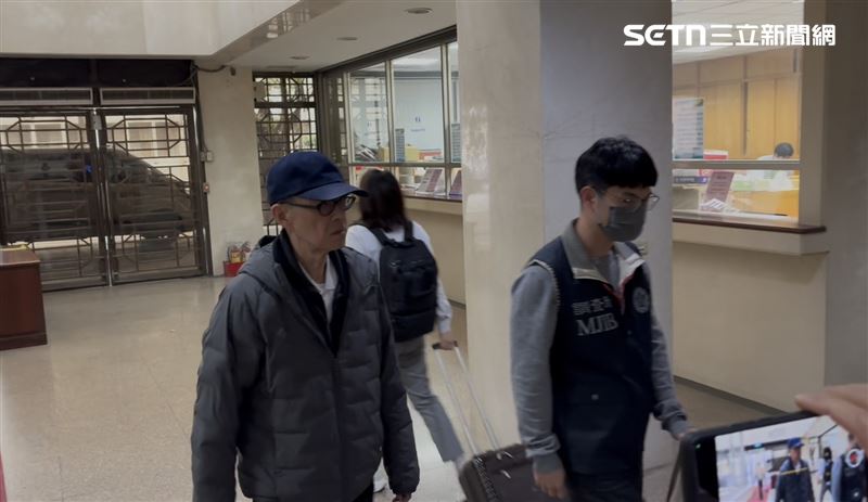 昶虹國際前董事長吳陵雲被移送北檢複訊。（圖／記者楊佩琪攝）