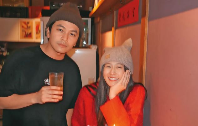 方志友（右）與楊銘威（左）因個性不合長期積累怨懟，夫妻倆已找律師辦離婚，兩人最後合照是2024年楊銘威為方志友慶生時所拍。（翻攝自方志友IG）