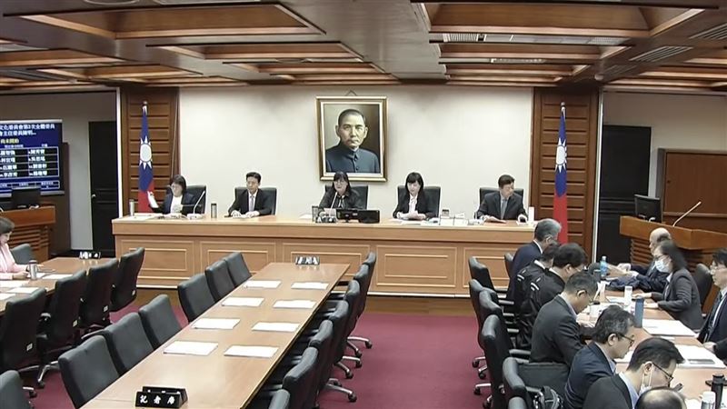 立法院教育文化委員會18日邀請核能安全委員會、經濟部、台灣電力股份有限公司就「我國核電廠再運轉之規劃及推動現況」進行專題報告，並備質詢。經濟部次長賴建信表示指出，3月底會將核三廠再運轉計畫提送核安會；有關自主安全檢查係確認各項設備是否需汰換或執行老化管理，以符合法規條件及安全要求，核三廠預計1.5至2年內完成。（圖／翻攝國會頻道）