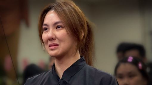 劉雨柔淚崩送別至親：支離破碎　悲吐心聲