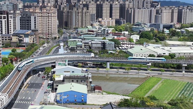 新北市捷運三鶯線尚未通車，三峽鶯歌區域房價已相較2021年上漲逾2成5。（圖／中信房屋提供）