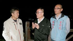 李四川「HOMESTAY」傾聽民意夜赴淡江大橋考察風切聲（圖／李競辦提供） 