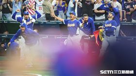WBC冠軍戰，委內瑞拉隊3：2擊敗美國隊，拿下隊史首座經典賽冠軍。（圖／特派記者劉彥池攝影）