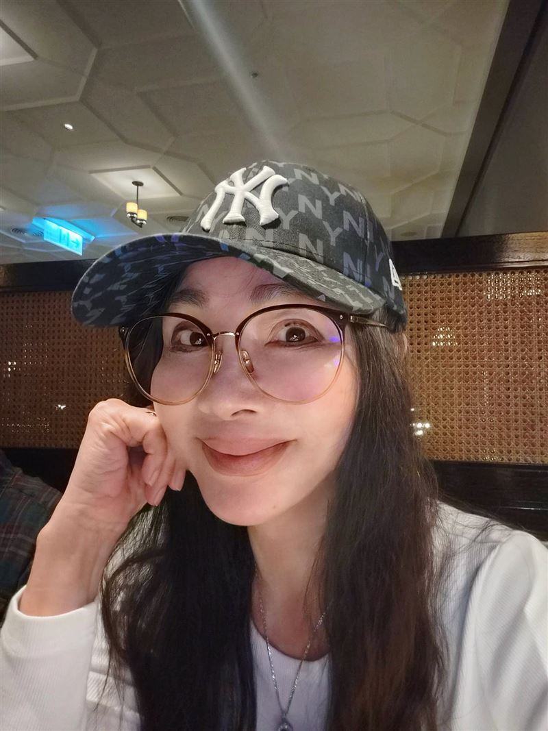 陳美鳳被老友問道「沒答應求婚後悔過嗎」。（圖／翻攝自臉書）