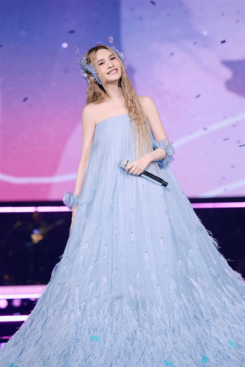 楊丞琳的父母皆為廣東人，她坦言自己的閩南語比粵語還要差。（圖／翻攝自微博）