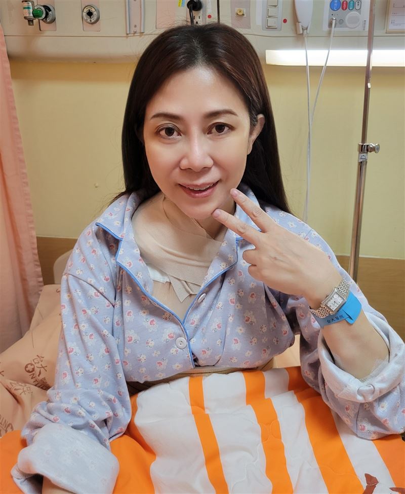 知名女作家小彤努力抗癌。（圖／翻攝自兩性作家小彤臉書）