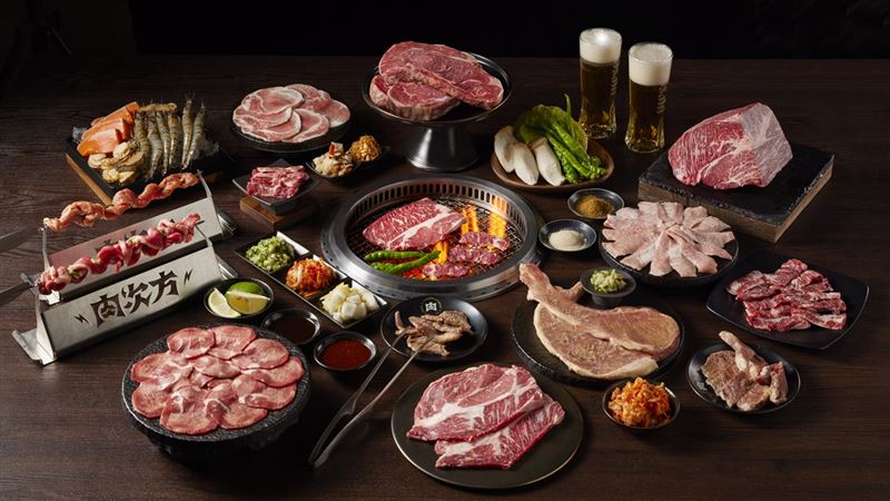 王品集團旗下3大燒肉品牌「原燒日式燒肉」「肉次方燒肉放題」與「金咕韓式原塊烤肉」推出限時活動,即日起至4月30日,民眾只要攜帶獎狀、獎盃、獎牌、證書或證照等任一證明文件到店,消費指定套餐即可享88折優惠(圖/王品集團提供)