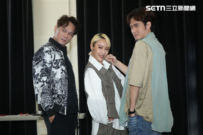 左起凱爾、方宥心，黃鐙輝一同出席《櫻子媽媽與他的三個男人》記者會。（圖／記者鄭孟晃攝影）