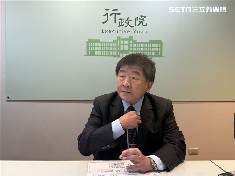 行政院政務委員陳時中今（18）日說明勞動部放寬外籍幫傭條件。（圖／記者盧素梅攝影）