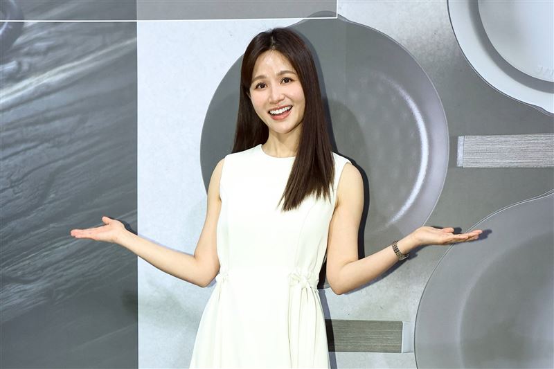 吳怡霈自曝在餐桌上爆糗事。（圖／記者鄭孟晃攝影）