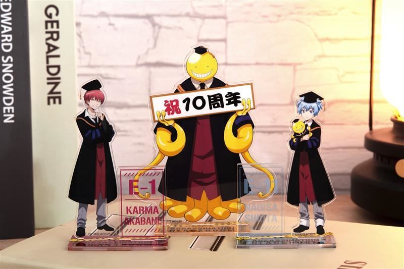 威秀首賣暗殺教室角色壓克力牌。（圖／木棉花提供）