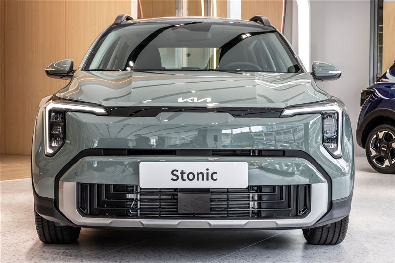 新世代The new Stonic入手價79.9萬元起。（圖／Kia提供）
