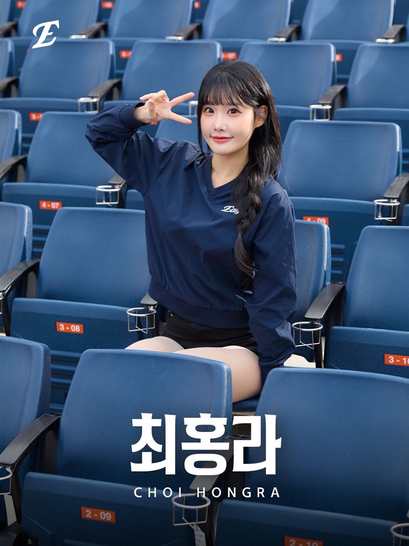 才喊要引退的崔洪邏秒速加盟韓華鷹。（圖／翻攝自IG @hanwhaeagles_soori）