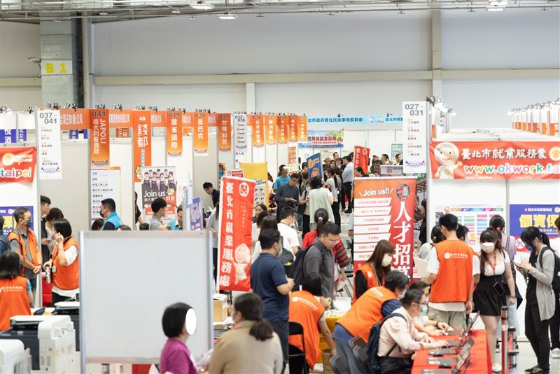 圖/台北市就業博覽會吸引求職人潮，活動現場熱絡。（圖／臺北市就業服務處提供）