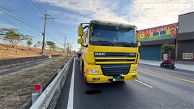 曳引車,高雄,車禍,騎士(圖/翻攝畫面)