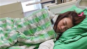葉欣眉曬出病床照。（圖／翻攝自臉書）