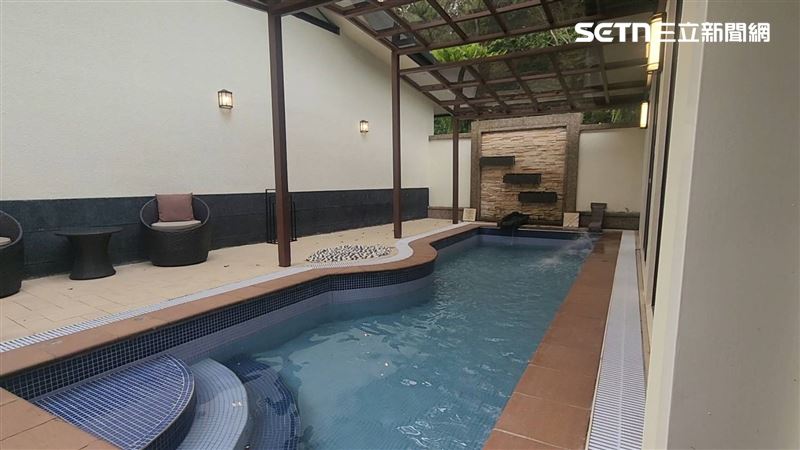 稀有的「黃金溫泉」媲美日本有馬溫泉。（圖／翻攝畫面）