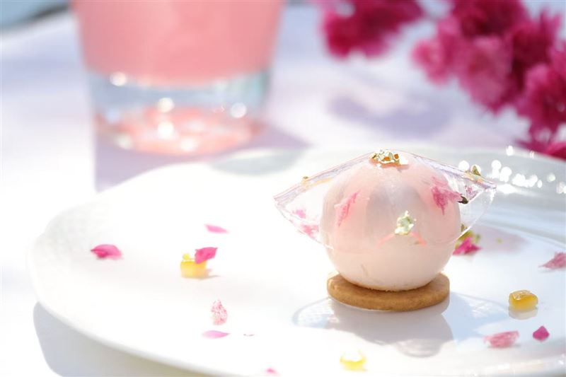 涵碧樓柳橙櫻花幕斯。（圖／飯店旅宿業者提供）