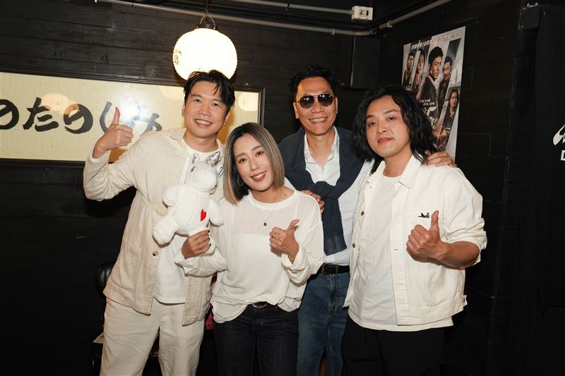 「小男孩樂團」漢斯（左起）、米非、昌哥、阿中成軍10年。（圖／滾石唱片提供）