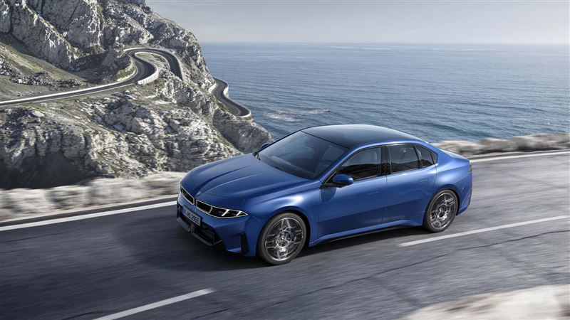 i3 50 xDrive採雙馬達四驅設定，最大馬力463匹。（圖／翻攝BMW網站）