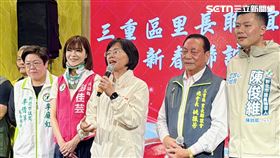 蘇巧慧出席三重里長聯誼會春酒，逐桌打招呼搏感情。（圖／蘇巧慧辦公室提供）