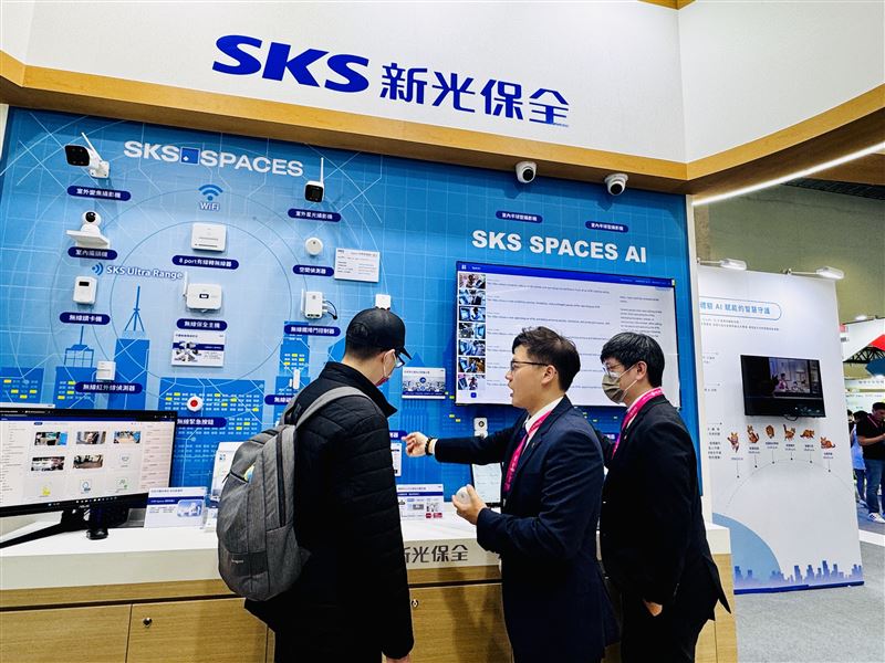 「智慧醫療」則以 EVS 跌倒偵測與 IoT 技術搶占銀髮照護商機。（圖／翻攝畫面）