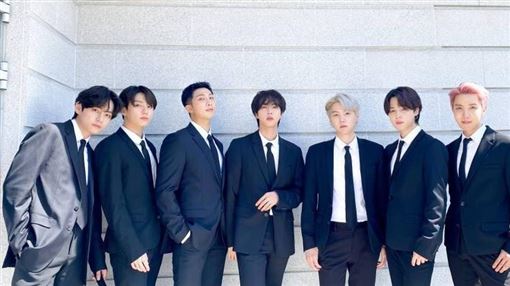 BTS新歌挨轟　幾乎英文歌詞網酸：被消費