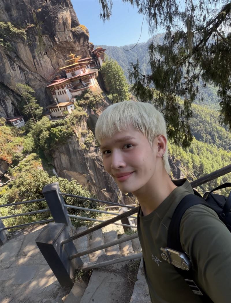 鍾明軒18日晚間再發聲，表示無論外界如何嘲笑，「我，鍾明軒，都這樣活過來了，人生體驗繼續下去」（圖／翻攝自鍾明軒IG）