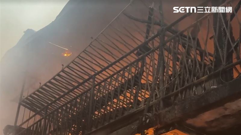嘉義恐怖火警！烈焰連吞13戶1人灼傷送醫