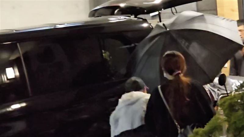 情侶張男、方女陳屍在套房內浴室。（圖／翻攝畫面）