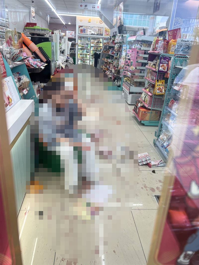 有多項傷害前科的李姓女子，酒後失控拿玻璃酒瓶砸向超商女店員，女店員當場頭破血流。（圖／翻攝畫面）